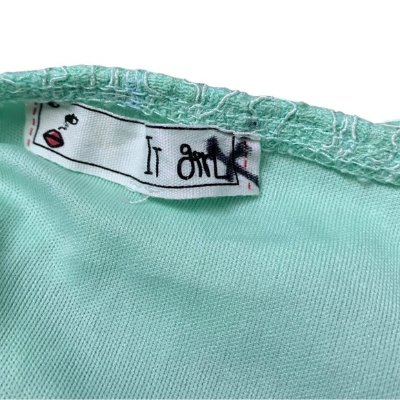 Lace Crop Top with Heart shaped Neckline Large Size - Picture 11 of 11